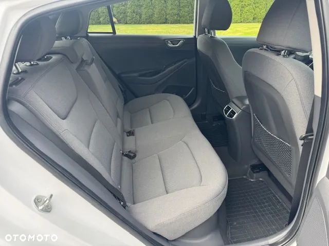 Hyundai IONIQ - 24