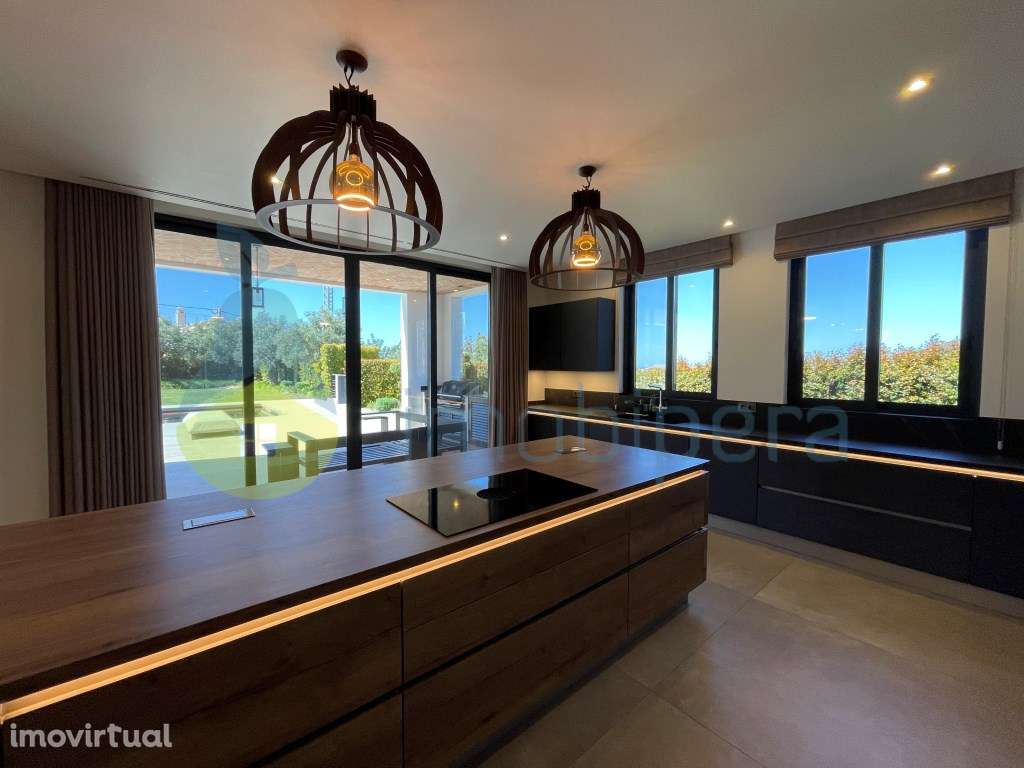 Excepcional Moradia V4 em Loulé com vistas de campo e mar - Grande imagem: 5/36