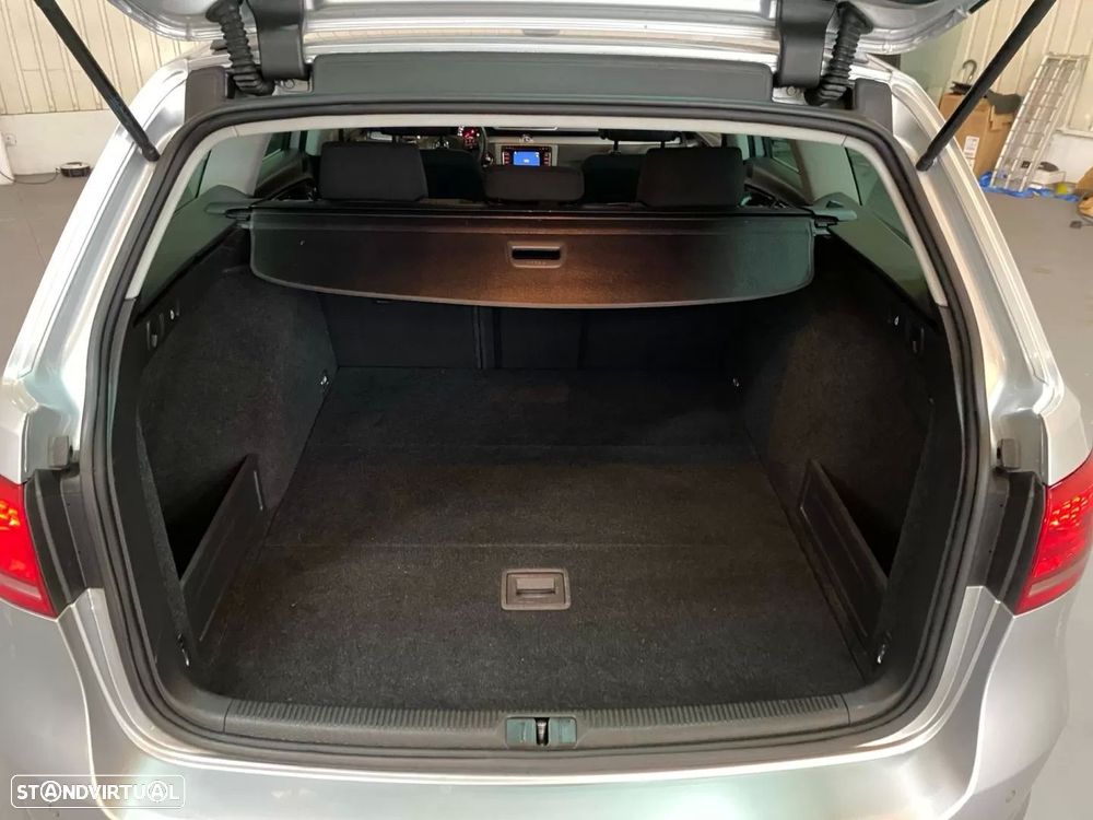 VW Passat Variant 1.6 TDI BlueMotion Comfortline - 19
