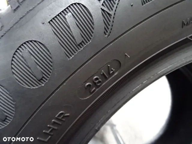 185/60/R14 82T Goodyear Ultra Grip 8 - 9