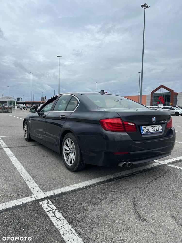 BMW Seria 5 520d - 5
