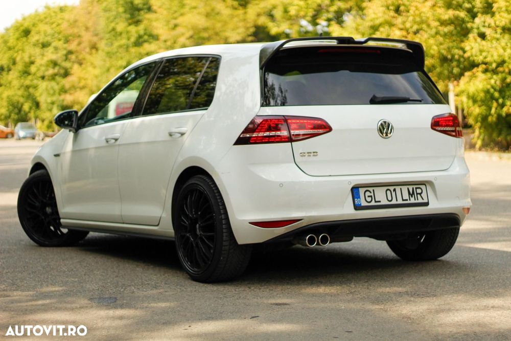 Volkswagen Golf 2.0 TDI DPF BMT DSG GTD - 4