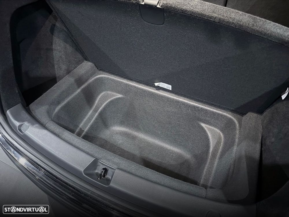 Tesla Model Y Standard - 41