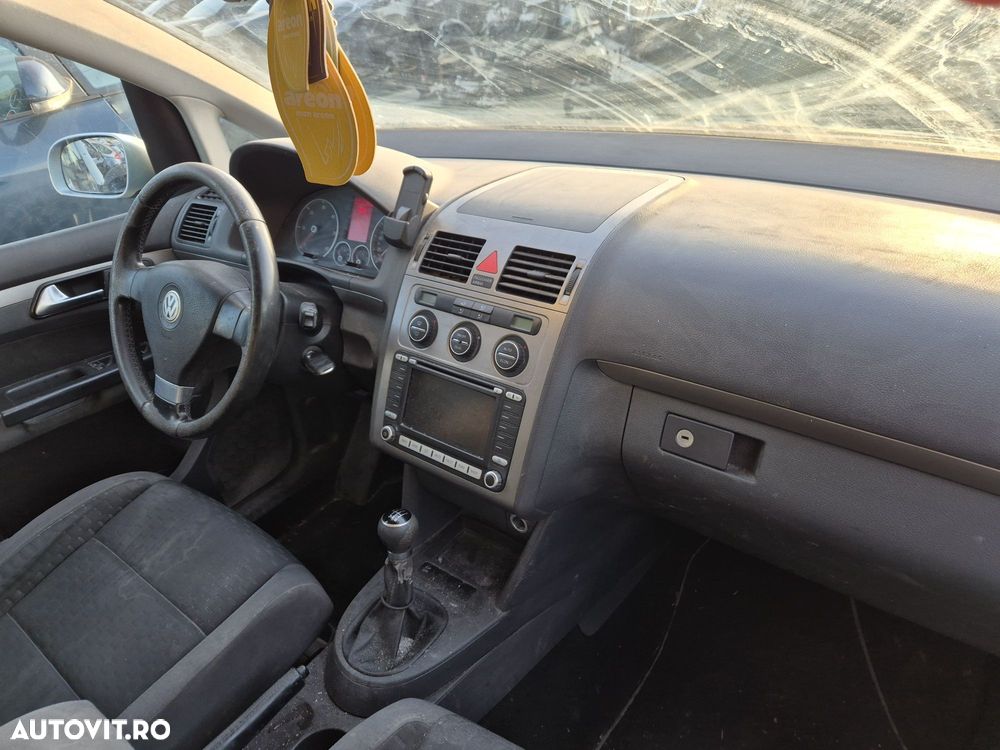 Dezmembram Volkswagen Touran 2007 2.0tdi BKD Manual 6 trepte - 6