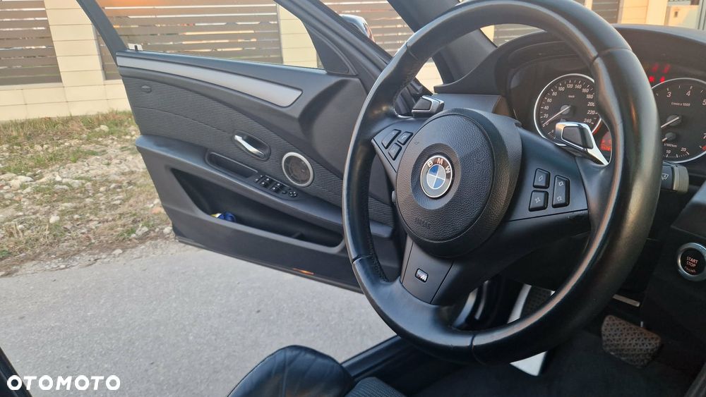 BMW Seria 5 525i Edition Sport - 12