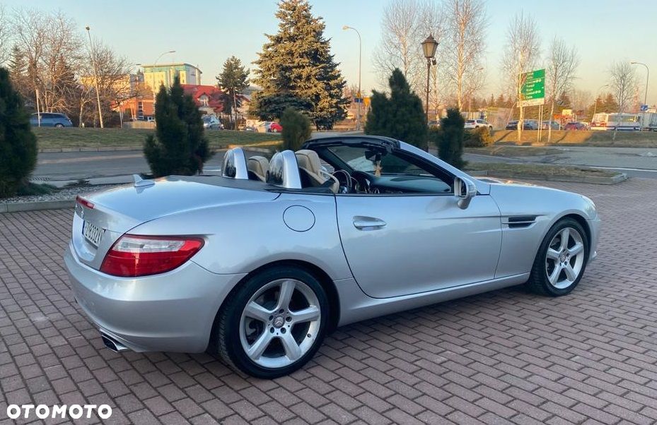 Mercedes-Benz SLK 250 CGI - 16
