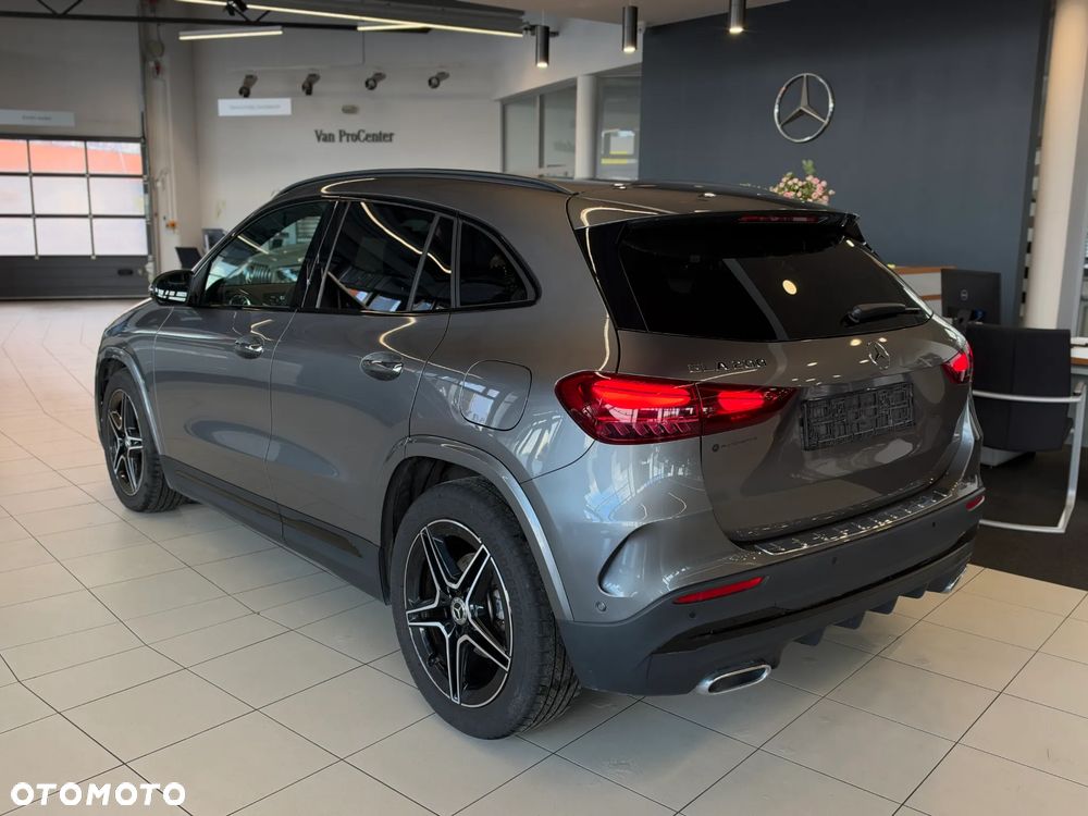 Mercedes-Benz GLA 200 mHEV AMG Line 7G-DCT - 4