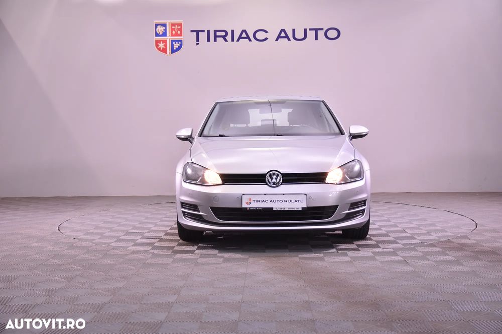 Volkswagen Golf - 8