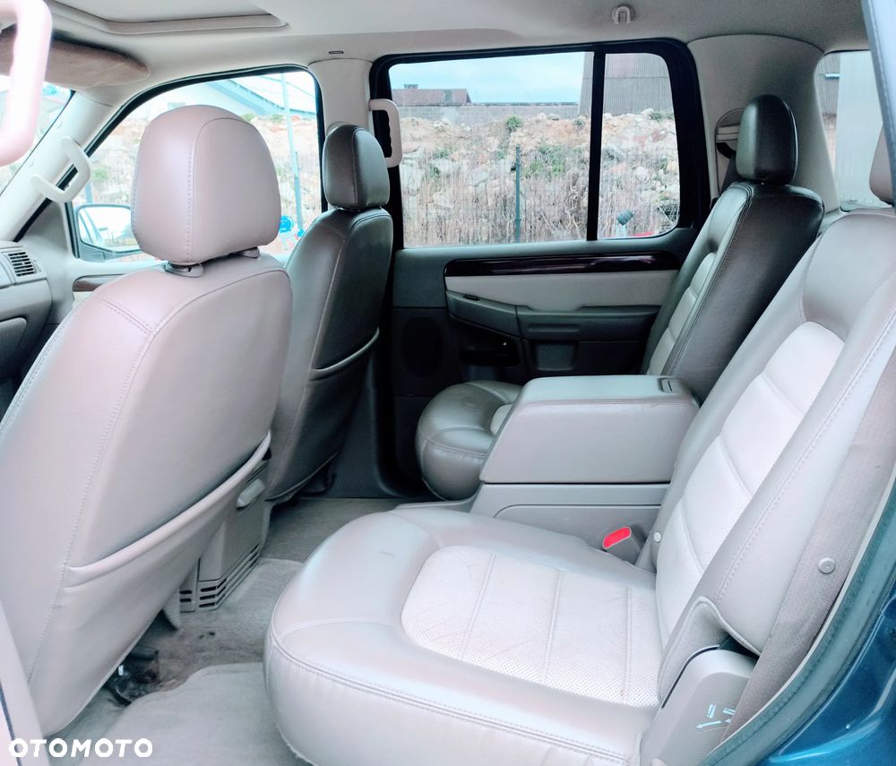 Ford Explorer 4.6 - 8