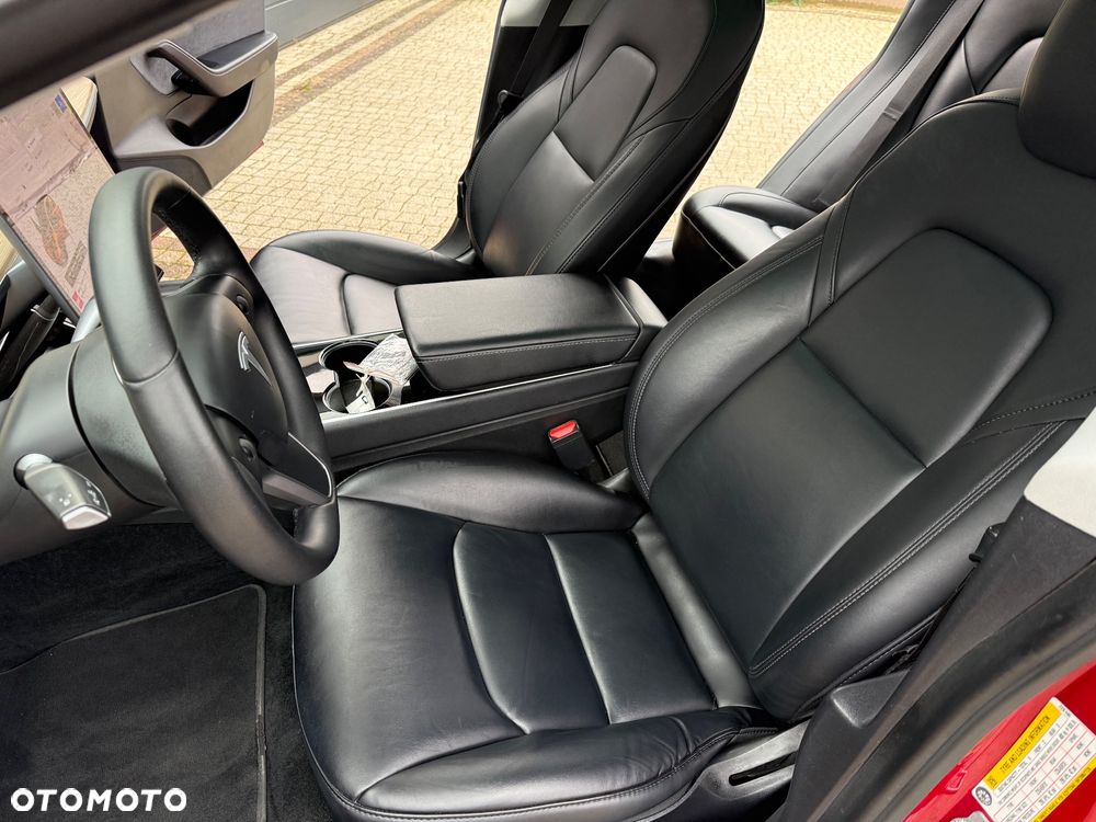 Tesla Model 3 - 25