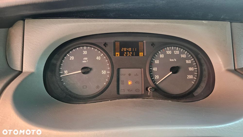Opel Vivaro - 11