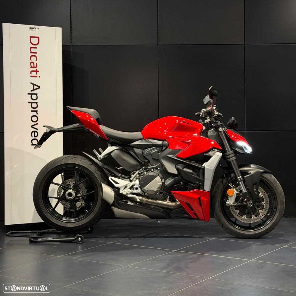 Ducati Streetfighter V2 - 1