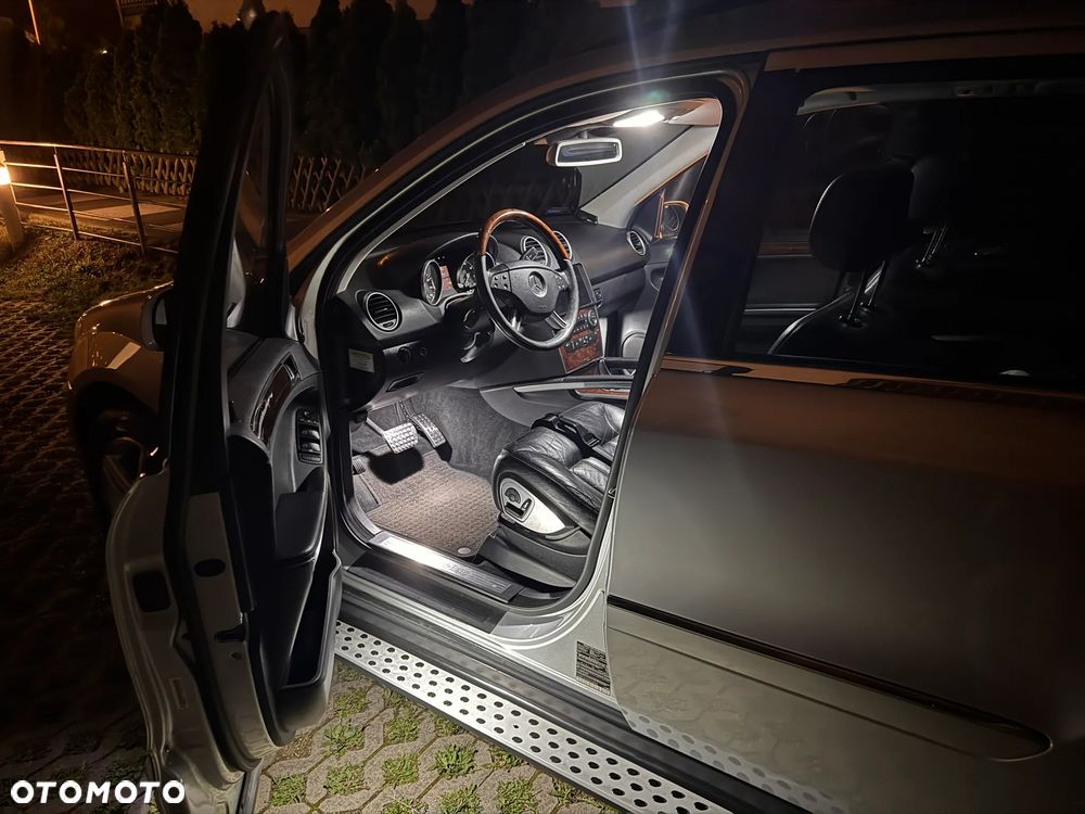 Mercedes-Benz ML 500 4-Matic - 39