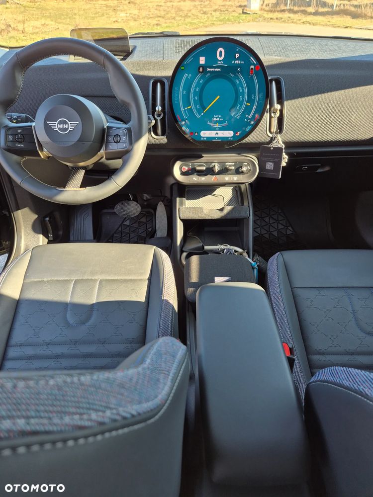 MINI Countryman S ALL4 Classic Trim - 9