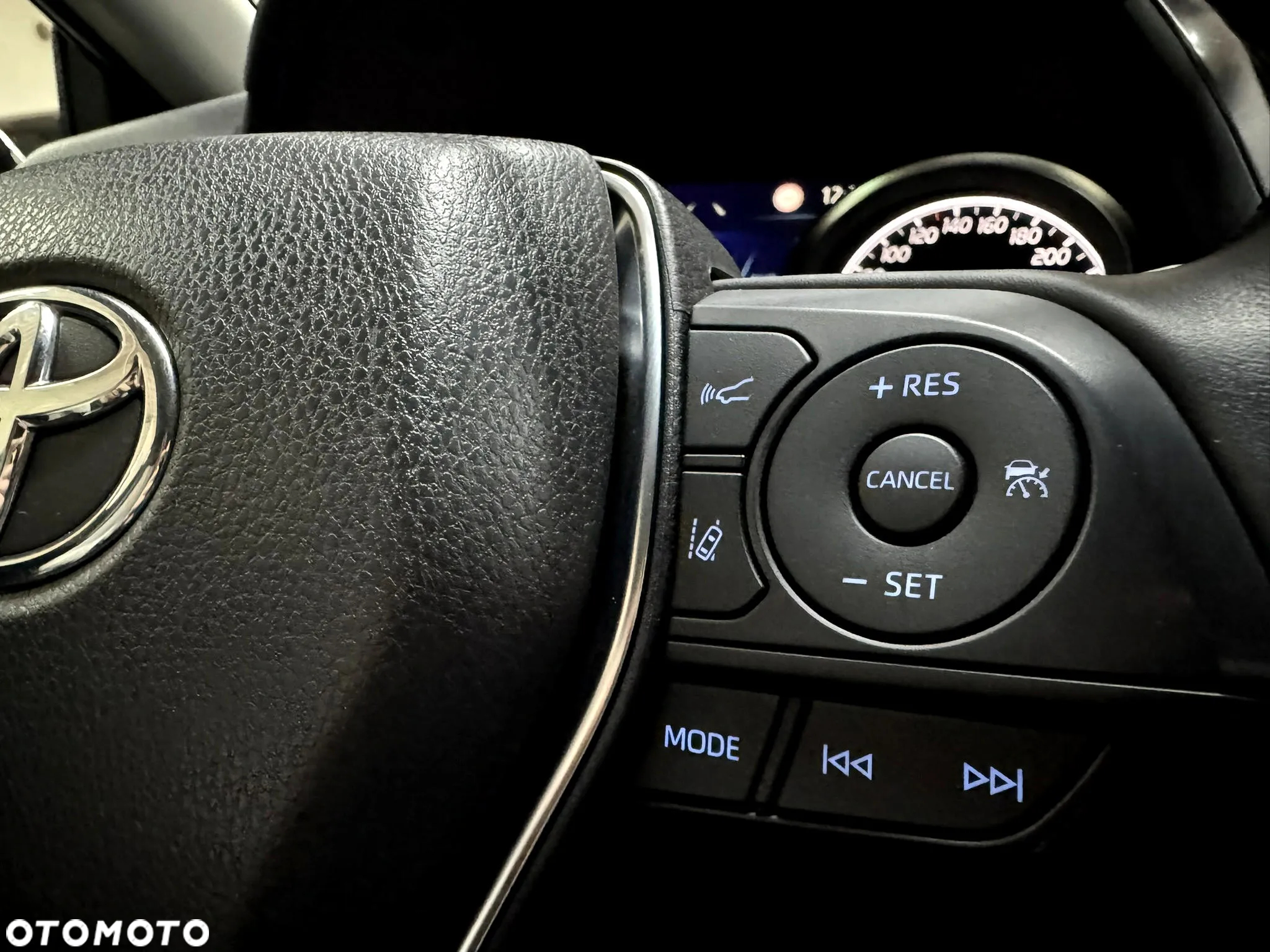 Toyota Camry 2.5 Hybrid Comfort CVT - 22