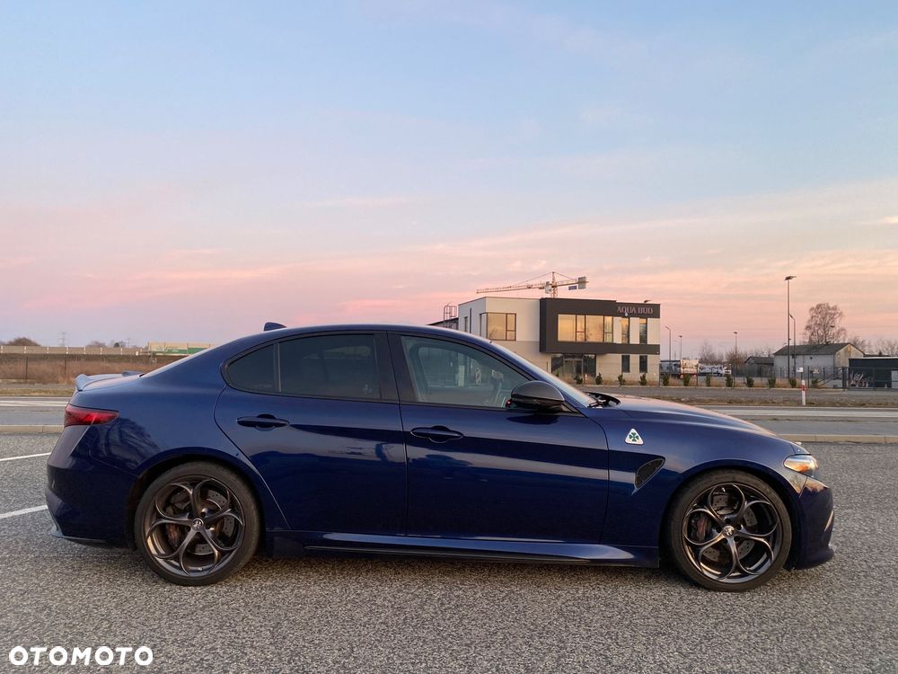 Alfa Romeo Giulia 2.9 V6 Bi-Turbo AT8 Quadrifoglio - 4
