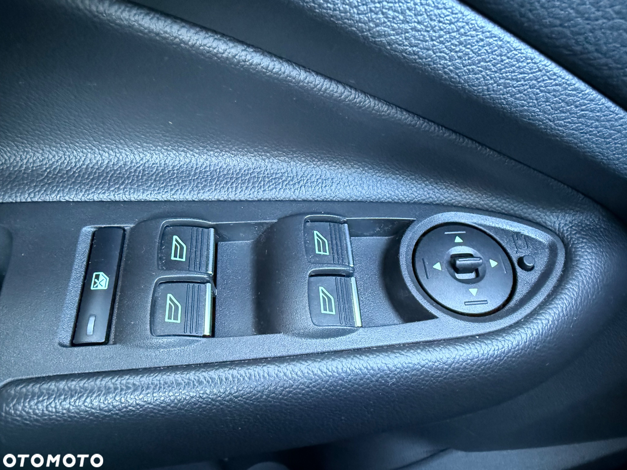 Ford Kuga 1.5 EcoBoost 2x4 Titanium - 26