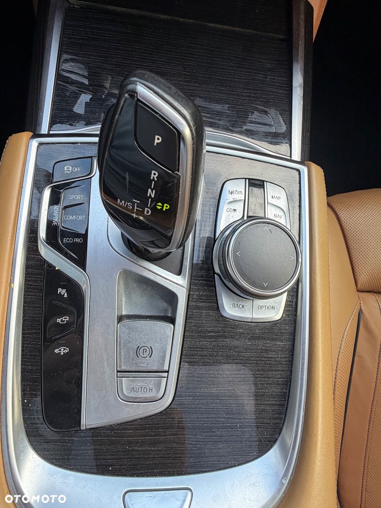 BMW Seria 7 750Li xDrive Edition Exclusive - 27