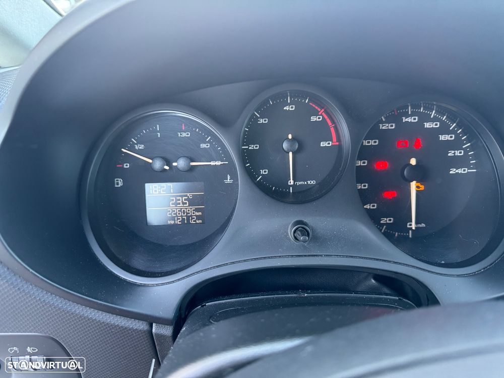 SEAT Leon 1.6 TDI DPF Sport - 8