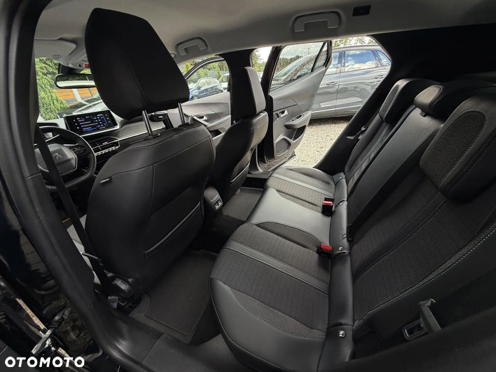 Peugeot 2008 1.2 PureTech Allure Pack S&S - 20