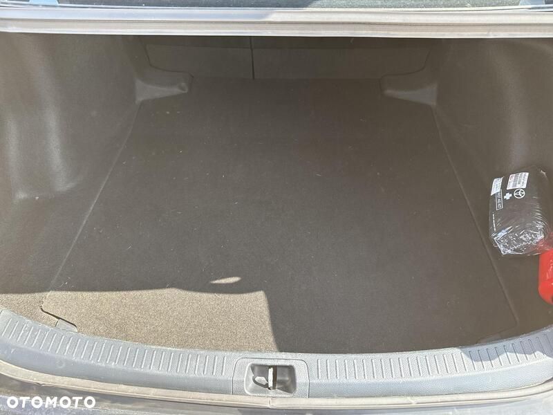Toyota Corolla 1.8 Hybrid Comfort - 22