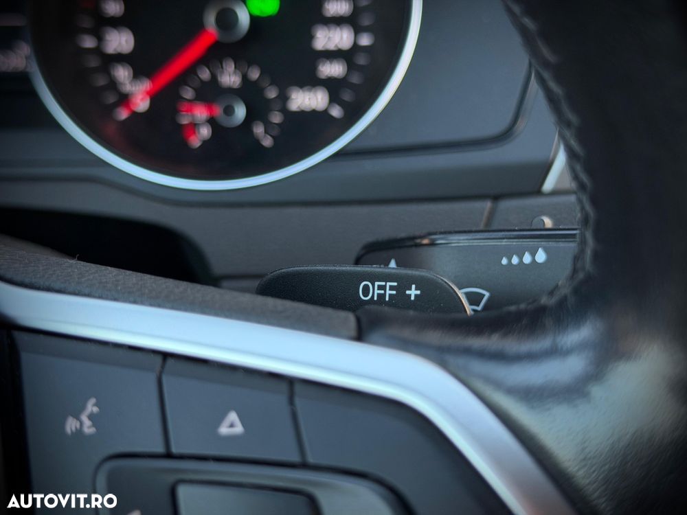 Volkswagen Passat 2.0 TDI SCR DSG Elegance - 33