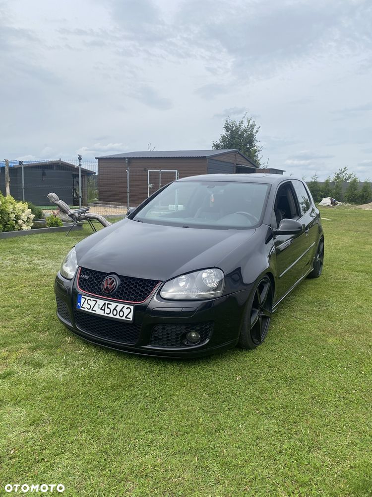 Volkswagen Golf - 1