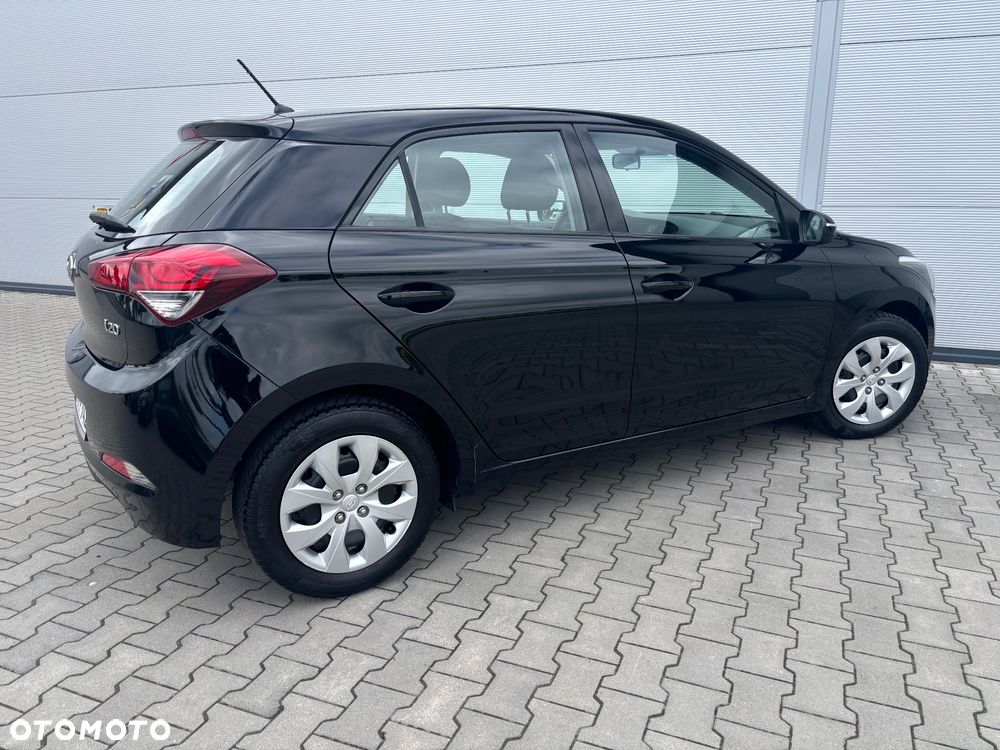 Hyundai i20 blue 1.2 Classic - 19