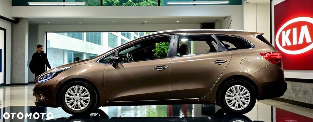 Kia Ceed 1.6 GDI ISG Dream Team Edition - 4