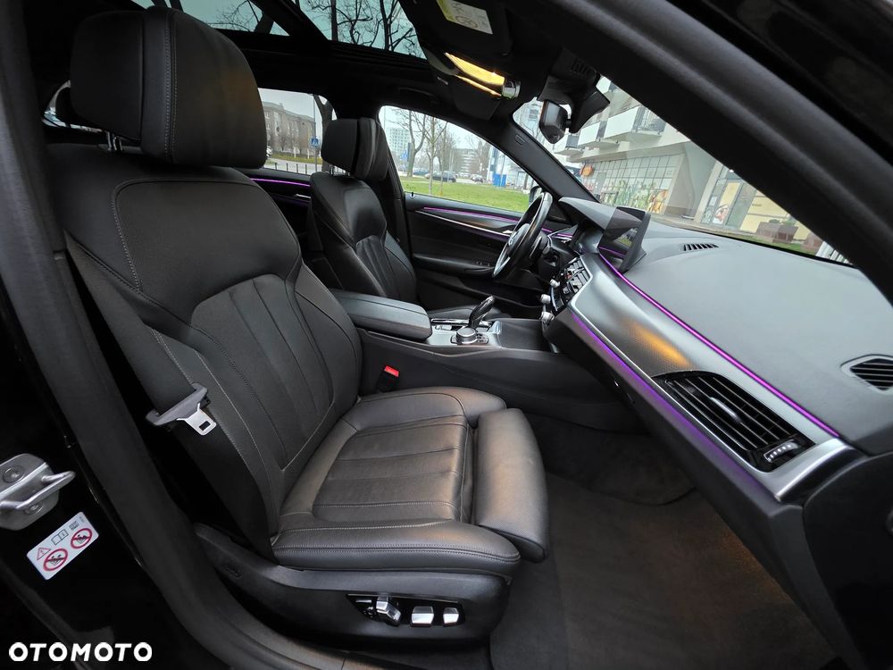 BMW Seria 5 520d M Sport sport - 36