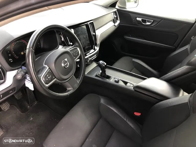 Volvo V60 2.0 D3 Momentum - 12