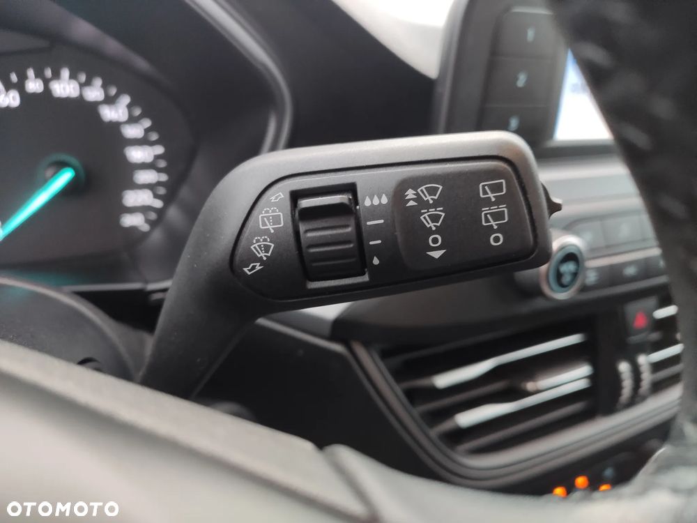 Ford Focus 1.0 EcoBoost Trend Edition - 28