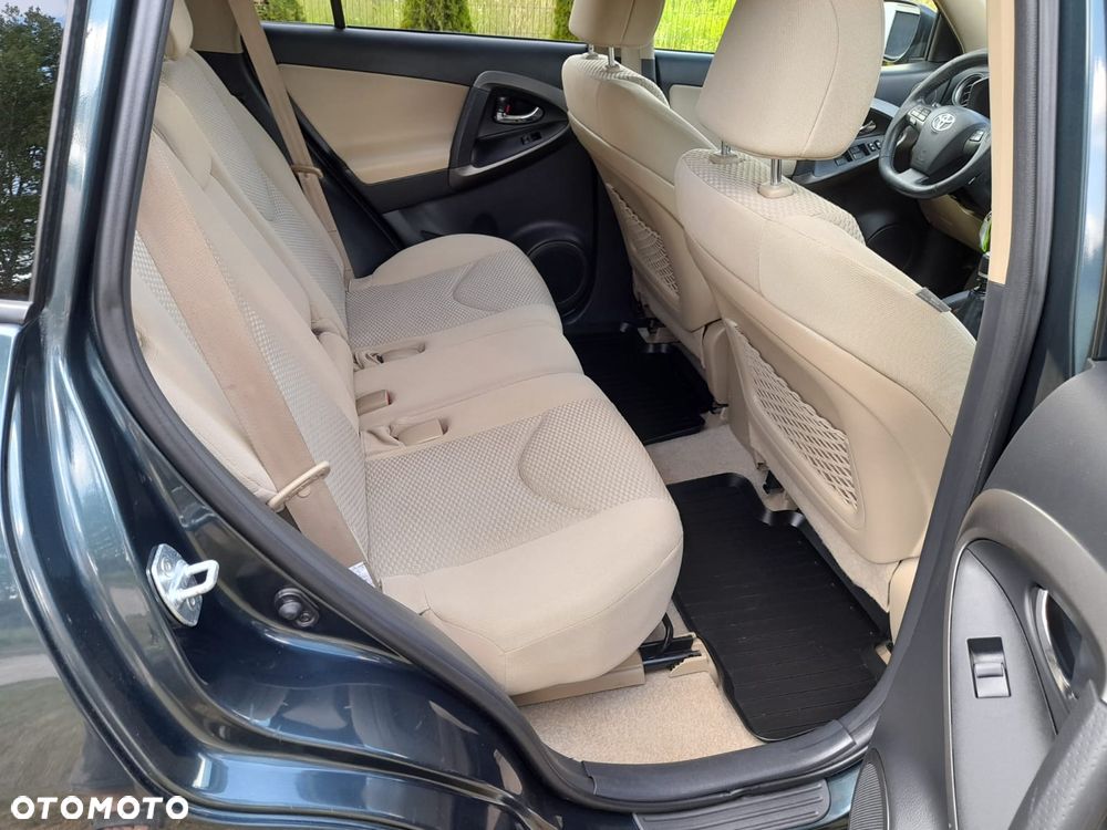 Toyota RAV4 2.2 D-4D Prestige - 28