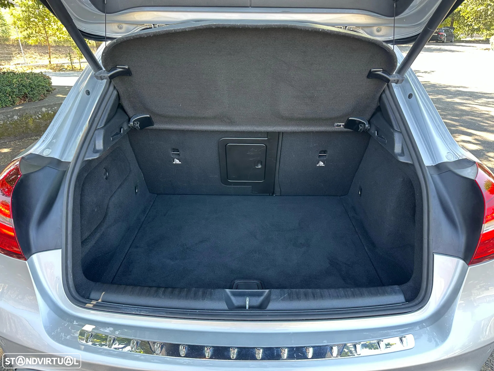Mercedes-Benz GLA 200 7G-DCT AMG Line - 34