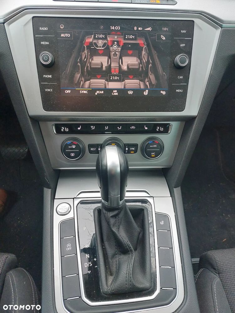 Volkswagen Passat 2.0 TDI SCR DSG Business - 14