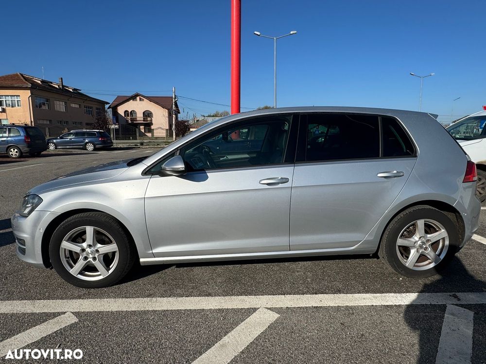 Volkswagen Golf - 10