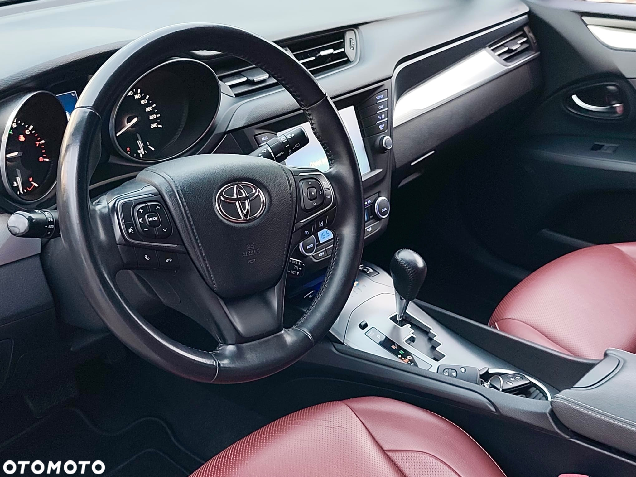 Toyota Avensis 1.8 Selection MS - 13