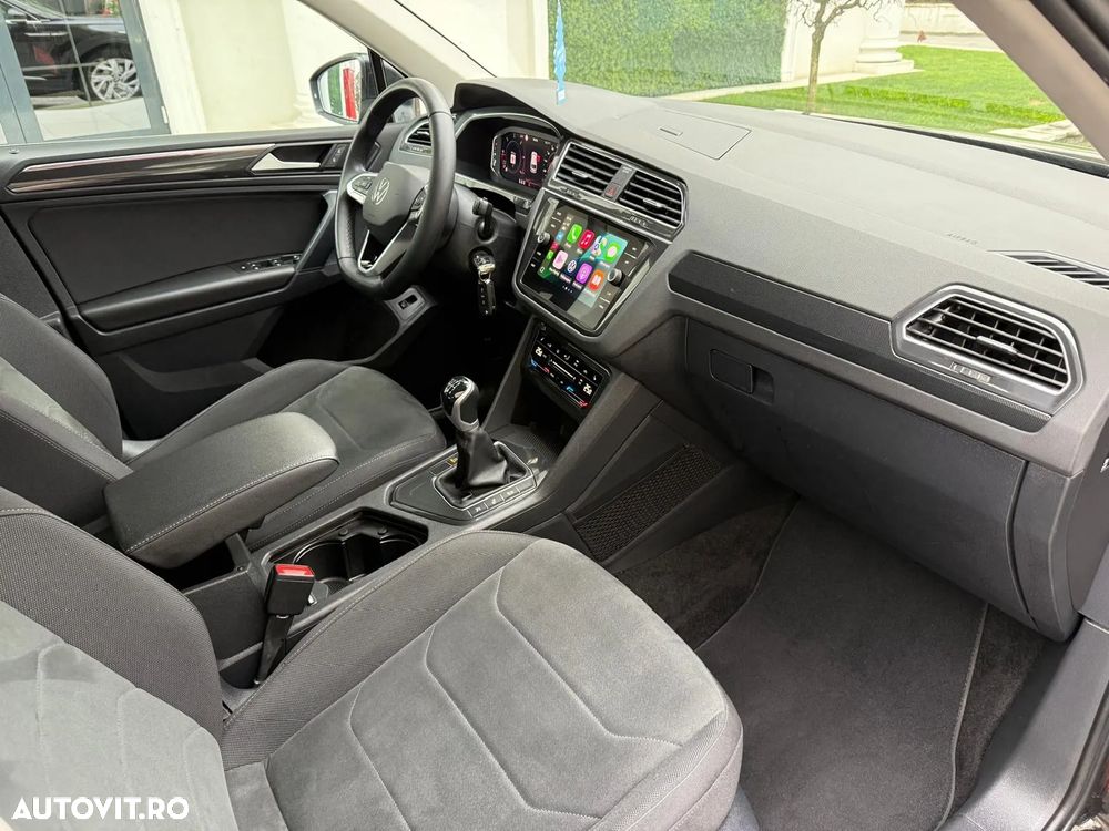 Volkswagen Tiguan - 11