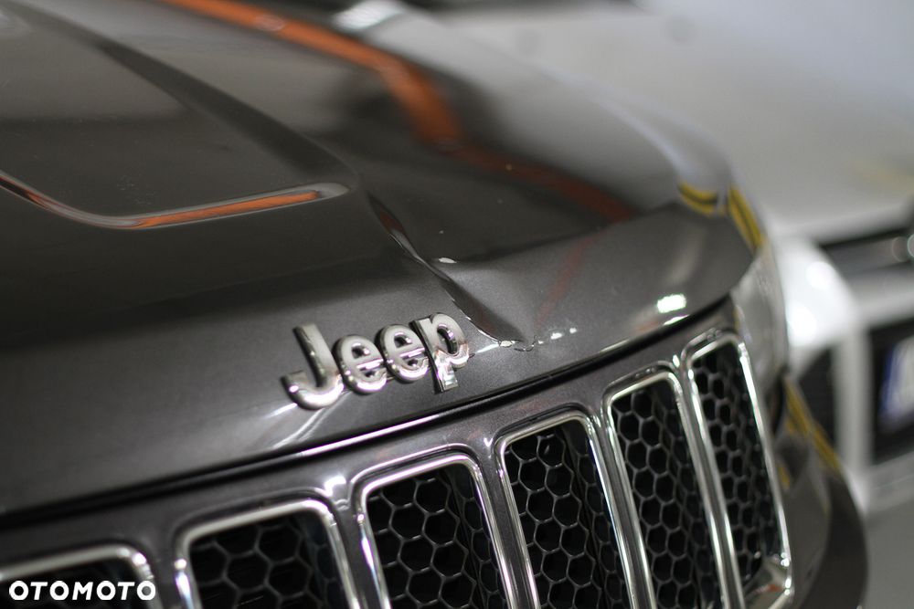 Jeep Grand Cherokee - 16