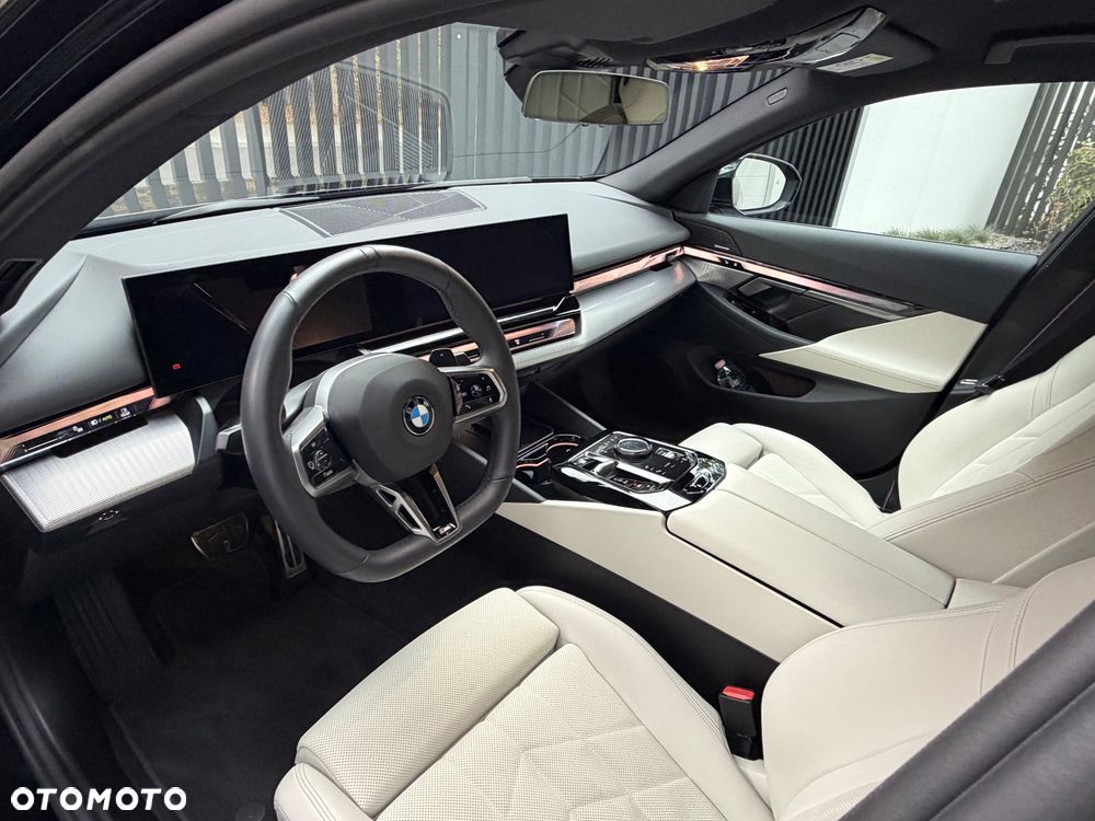 BMW Seria 5 520d xDrive mHEV M Sport - 16