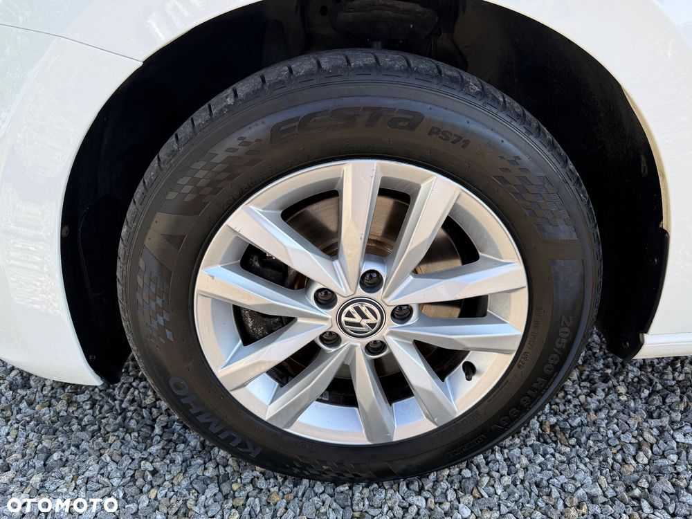 Volkswagen Touran 1.6 TDI SCR (BlueMotion Technology) SOUND - 18