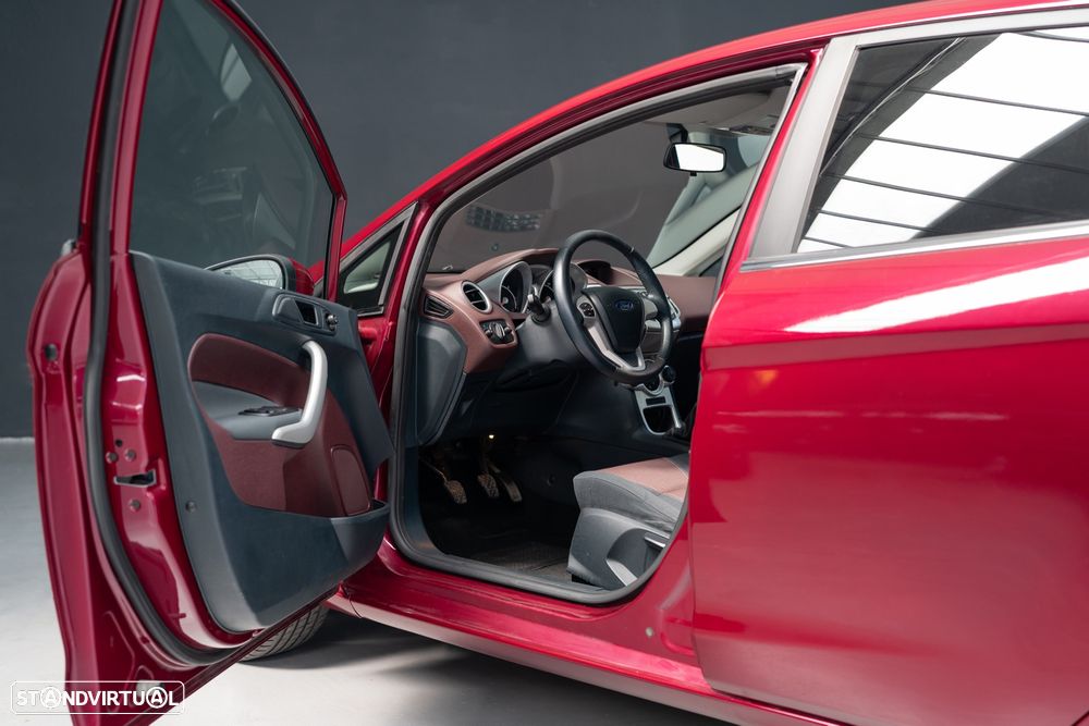 Ford Fiesta 1.4 TDCI Titanium - 27
