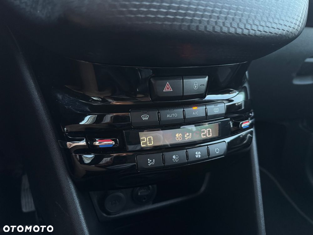 Peugeot 2008 - 13