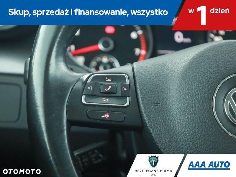 Volkswagen Passat - 18