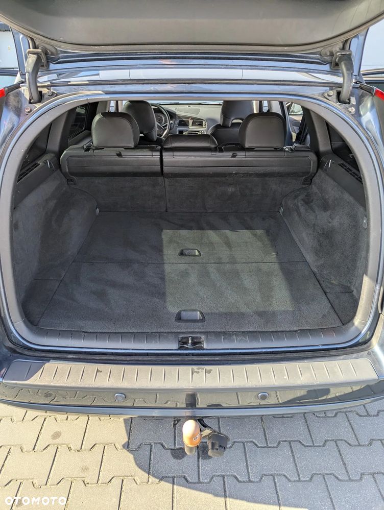 Volvo V70 2.4D5 Momentum - 10