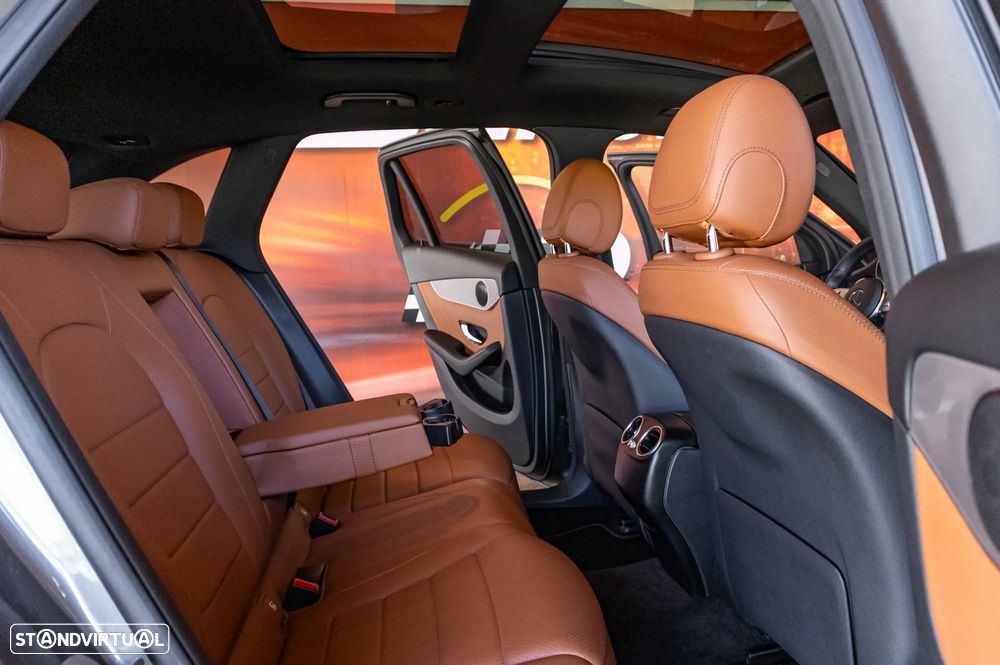 Mercedes-Benz GLC 300 d 4Matic 9G-TRONIC AMG Line - 29