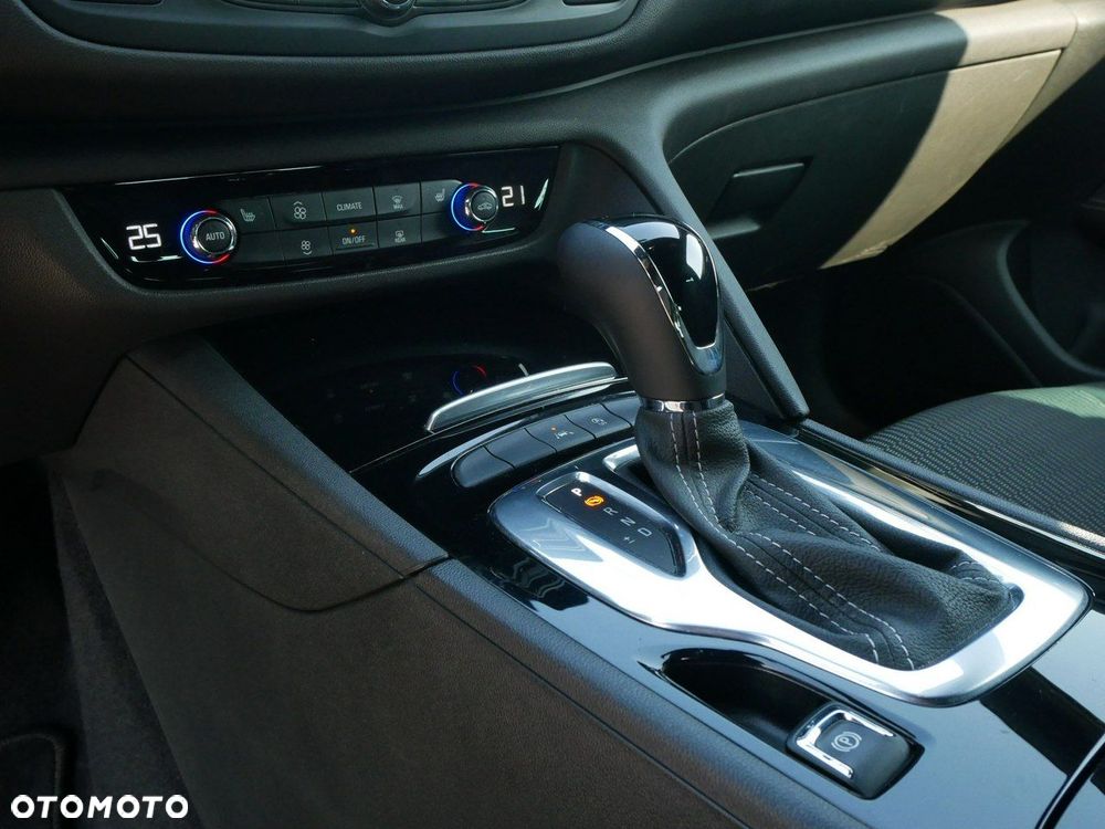 Opel Insignia 2.0 CDTI Business Elegance S&S - 23