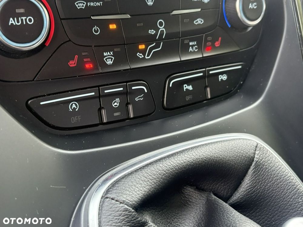 Ford Kuga - 21