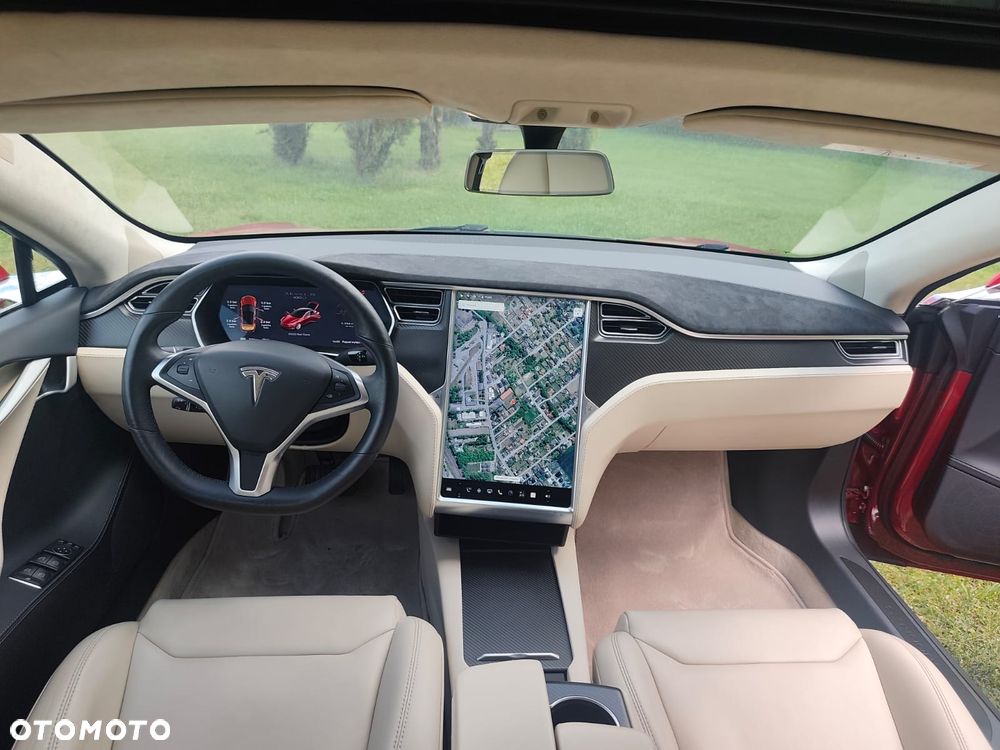 Tesla Model S - 12