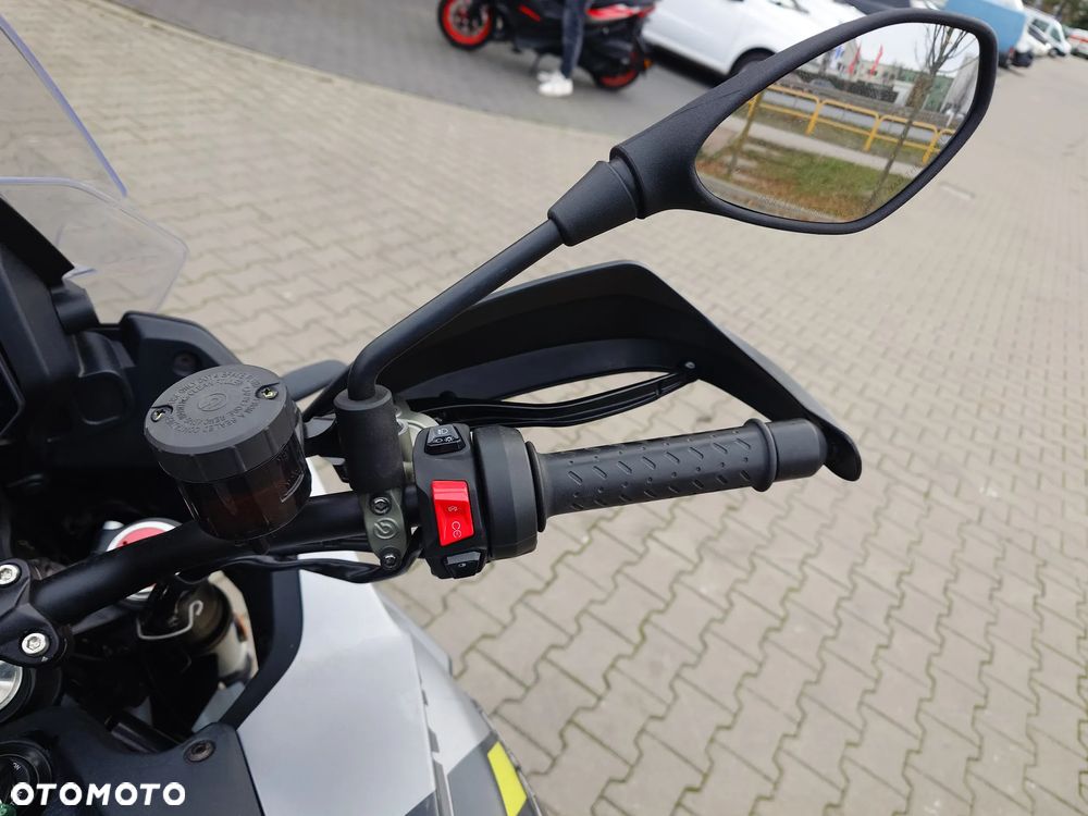 Moto Guzzi Stelvio - 12